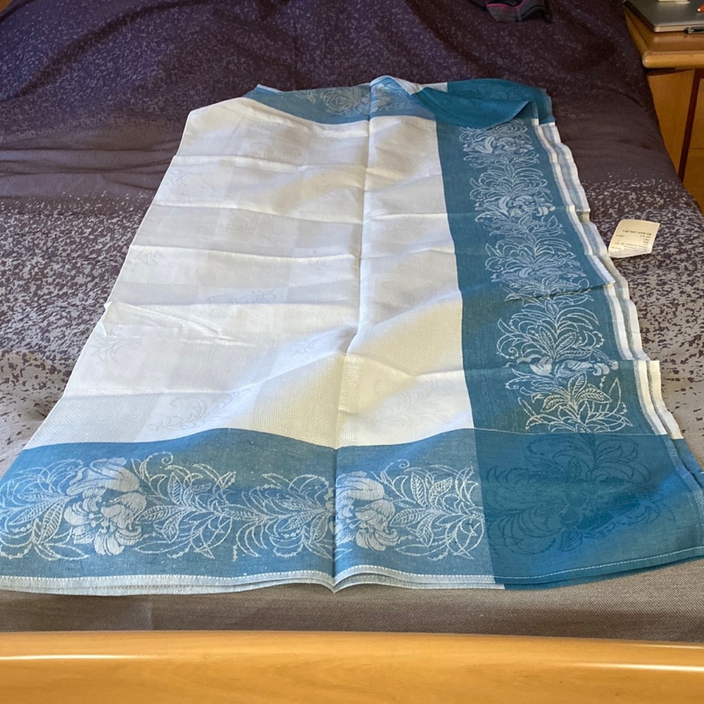 Very nice table cloths brand new